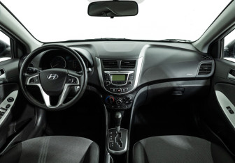 Подержанный автомобиль Hyundai Solaris Hatchback 2014 года (13 фото)