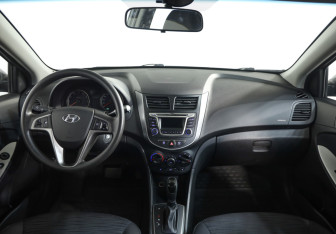 Подержанный автомобиль Hyundai Solaris Sedan 2015 года (9 фото)