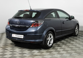 Подержанный автомобиль Opel Astra Hatchback 2010 года (5 фото)