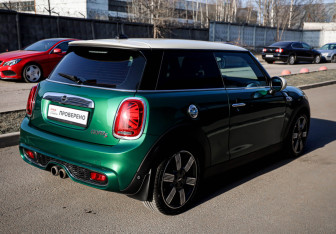 Подержанный автомобиль MINI Hatch 2019 года (4 фото)