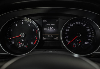 Подержанный автомобиль Volkswagen Passat Sedan 2015 года (12 фото)