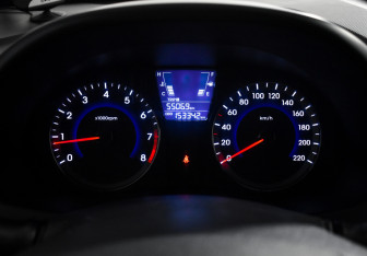 Подержанный автомобиль Hyundai Solaris Hatchback 2012 года (17 фото)