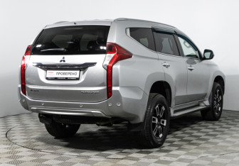 Подержанный автомобиль Mitsubishi Pajero Sport 2018 года (5 фото)