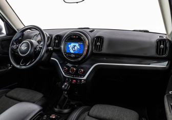 Подержанный автомобиль MINI Countryman 2018 года (10 фото)