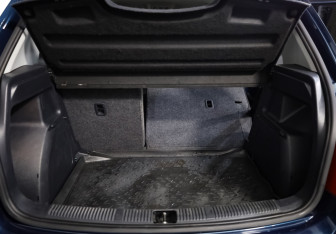 Подержанный автомобиль Skoda Fabia Hatchback 2013 года (20 фото)