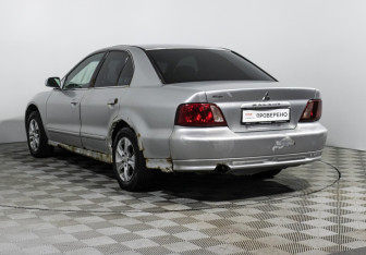 Подержанный автомобиль Mitsubishi Galant Sedan 2003 года (7 фото)