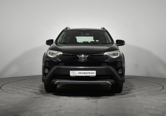 Подержанный автомобиль Toyota RAV4 2018 года (2 фото)