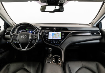 Подержанный автомобиль Toyota Camry Sedan 2020 года (13 фото)