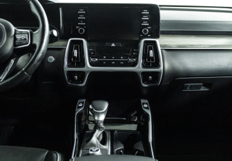 Подержанный автомобиль Kia Sorento 2021 года (14 фото)