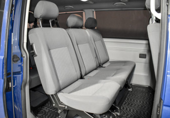 Подержанный автомобиль Volkswagen Caravelle 2011 года (15 фото)