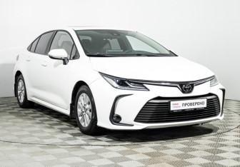 Подержанный автомобиль Toyota Corolla Sedan 2021 года (3 фото)
