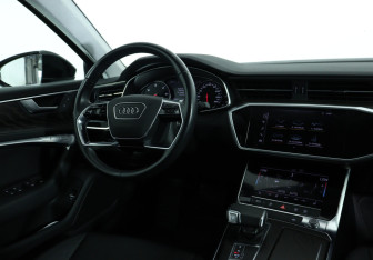 Подержанный автомобиль Audi A6 Sedan 2020 года (12 фото)