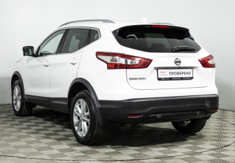Подержанный автомобиль Nissan Qashqai 2017 года (7 фото)