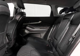 Подержанный автомобиль Exeed TXL 2023 года (13 фото)