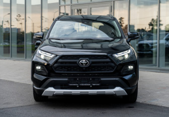 Новый Toyota RAV4 2025 (3 фото)