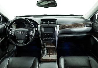 Подержанный автомобиль Toyota Camry Sedan 2017 года (13 фото)