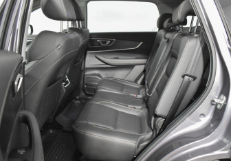 Подержанный автомобиль Chery Tiggo 8 2024 года (11 фото)