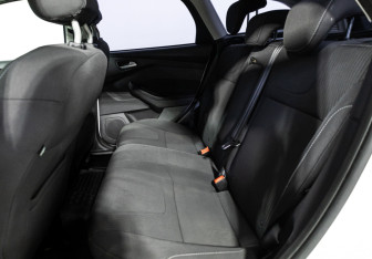 Подержанный автомобиль Ford Focus Wagon 2014 года (10 фото)