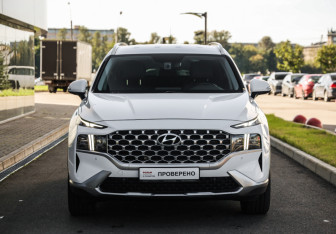 Подержанный автомобиль Hyundai Santa Fe 2021 года (4 фото)