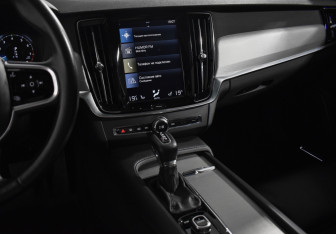 Подержанный автомобиль Volvo V90 Cross Country 2017 года (21 фото)