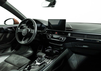 Подержанный автомобиль Audi A5 Coupe 2021 года (9 фото)