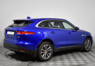 Подержанный автомобиль Jaguar F-Pace 2018 года (5 фото)