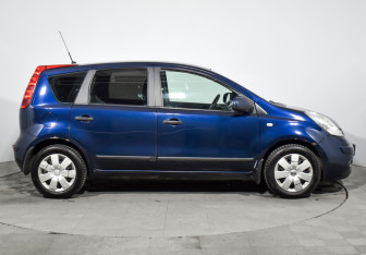 Подержанный автомобиль Nissan Note 2007 года (4 фото)