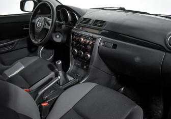 Подержанный автомобиль Mazda 3 Sedan 2008 года (14 фото)