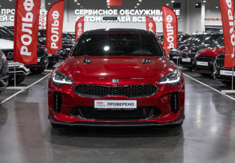 Подержанный автомобиль Kia Stinger 2018 года (3 фото)
