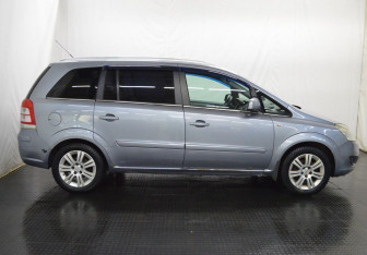 Подержанный автомобиль Opel Zafira Compactvan 2011 года (4 фото)