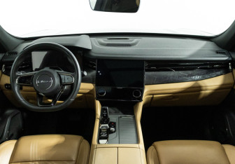 Подержанный автомобиль Lynk&Co 09 2023 года (13 фото)