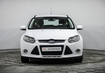 Подержанный автомобиль Ford Focus Hatchback 2013 года (2 фото)