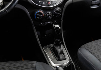 Подержанный автомобиль Hyundai Solaris Sedan 2014 года (13 фото)