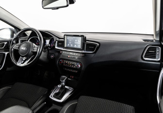 Подержанный автомобиль Kia Ceed Wagon 2019 года (9 фото)