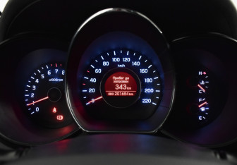 Подержанный автомобиль Kia Rio Hatchback 2014 года (20 фото)