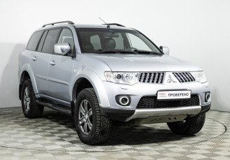 Подержанный автомобиль Mitsubishi Pajero Sport 2011 года (3 фото)