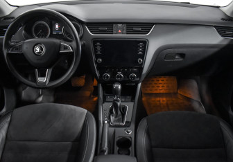 Подержанный автомобиль Skoda Octavia Wagon 2017 года (15 фото)