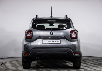 Подержанный автомобиль Renault Duster 2021 года (6 фото)