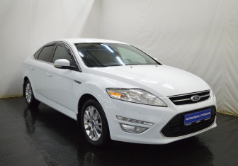 Подержанный автомобиль Ford Mondeo Sedan 2014 года (3 фото)