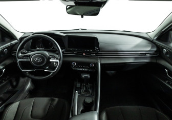 Подержанный автомобиль Hyundai Elantra Sedan 2021 года (13 фото)