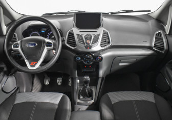 Подержанный автомобиль Ford EcoSport 2014 года (13 фото)