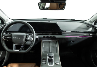 Подержанный автомобиль Omoda C5 2024 года (13 фото)