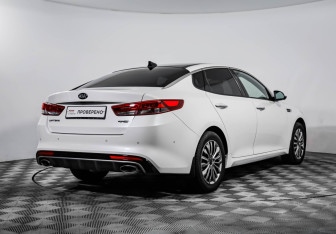 Подержанный автомобиль Kia Optima Sedan 2018 года (5 фото)