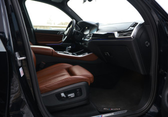 Подержанный автомобиль BMW X5 2021 года (27 фото)