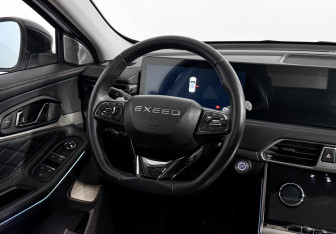 Подержанный автомобиль Exeed TXL 2023 года (16 фото)
