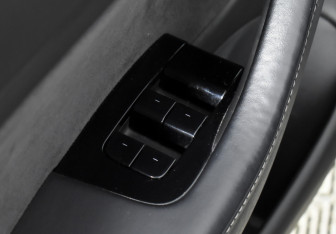 Подержанный автомобиль Tesla Model 3 2019 года (19 фото)