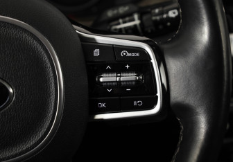 Подержанный автомобиль Kia Sorento 2021 года (13 фото)