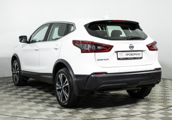 Подержанный автомобиль Nissan Qashqai 2022 года (7 фото)
