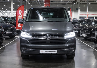 Подержанный автомобиль Volkswagen Multivan 2020 года (4 фото)