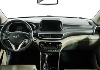 Подержанный автомобиль Hyundai Tucson 2020 года (13 фото)